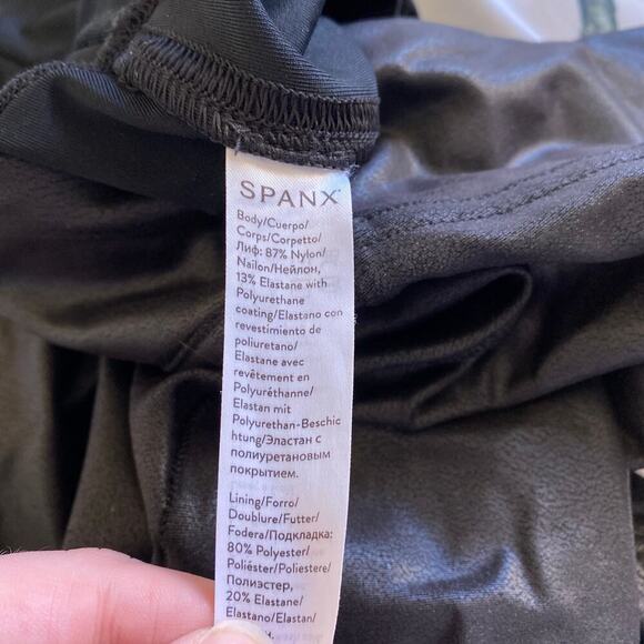 SPANX Quilted Faux Leather Leggings in Black Moto Pants Size Small - Picture 7 of 8